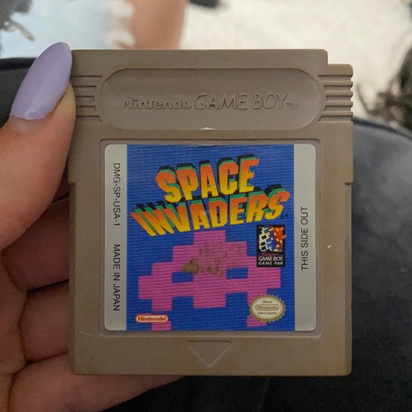 Game Boy: Space Invaders - Picture 1 of 2